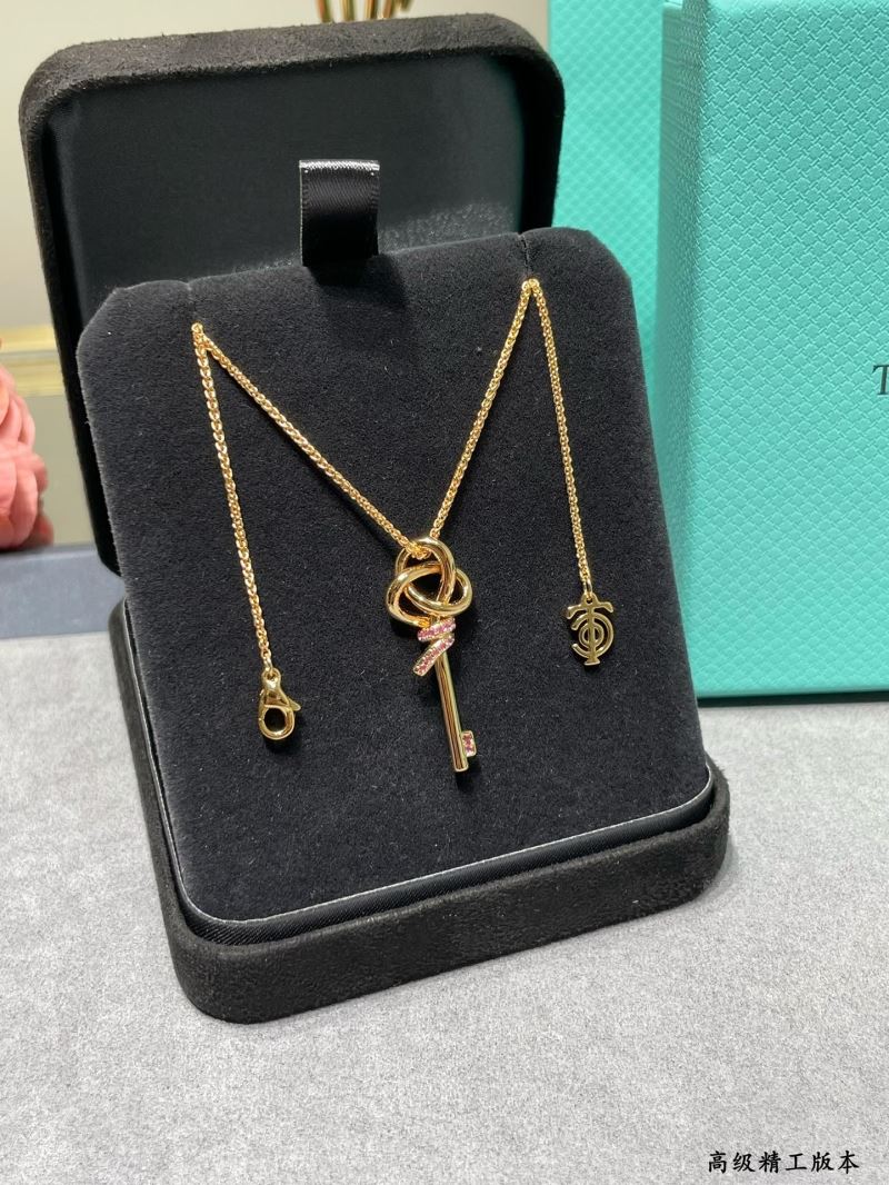 T*f*ny necklaces